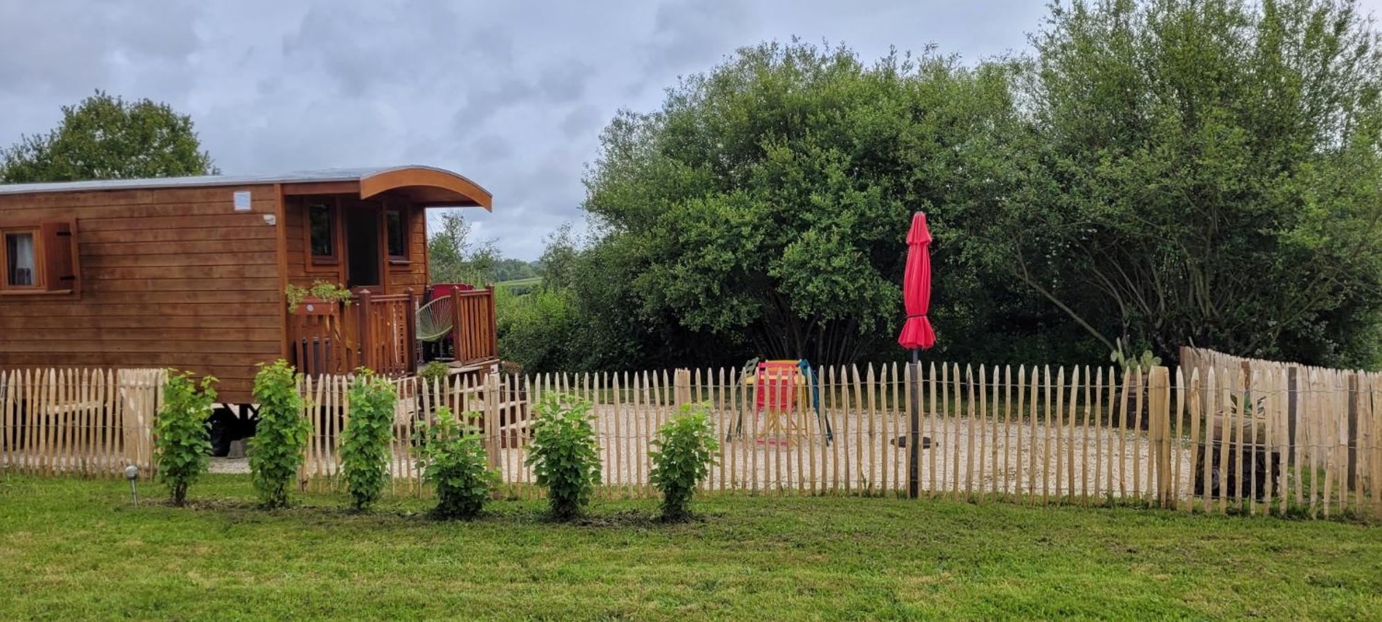Hotel Roulotte A Sapharey Sarrazac  Zewnętrze zdjęcie